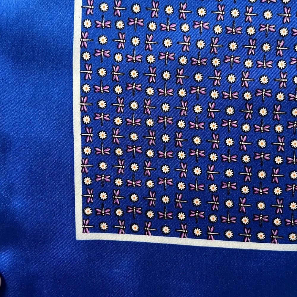 Navy silk men’s handkerchief - Picture 3 of 4